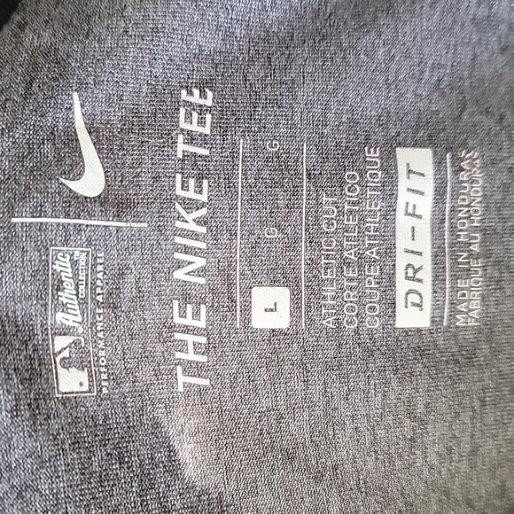 Nike Yankees MLB Shirt - Picture 3 of 5